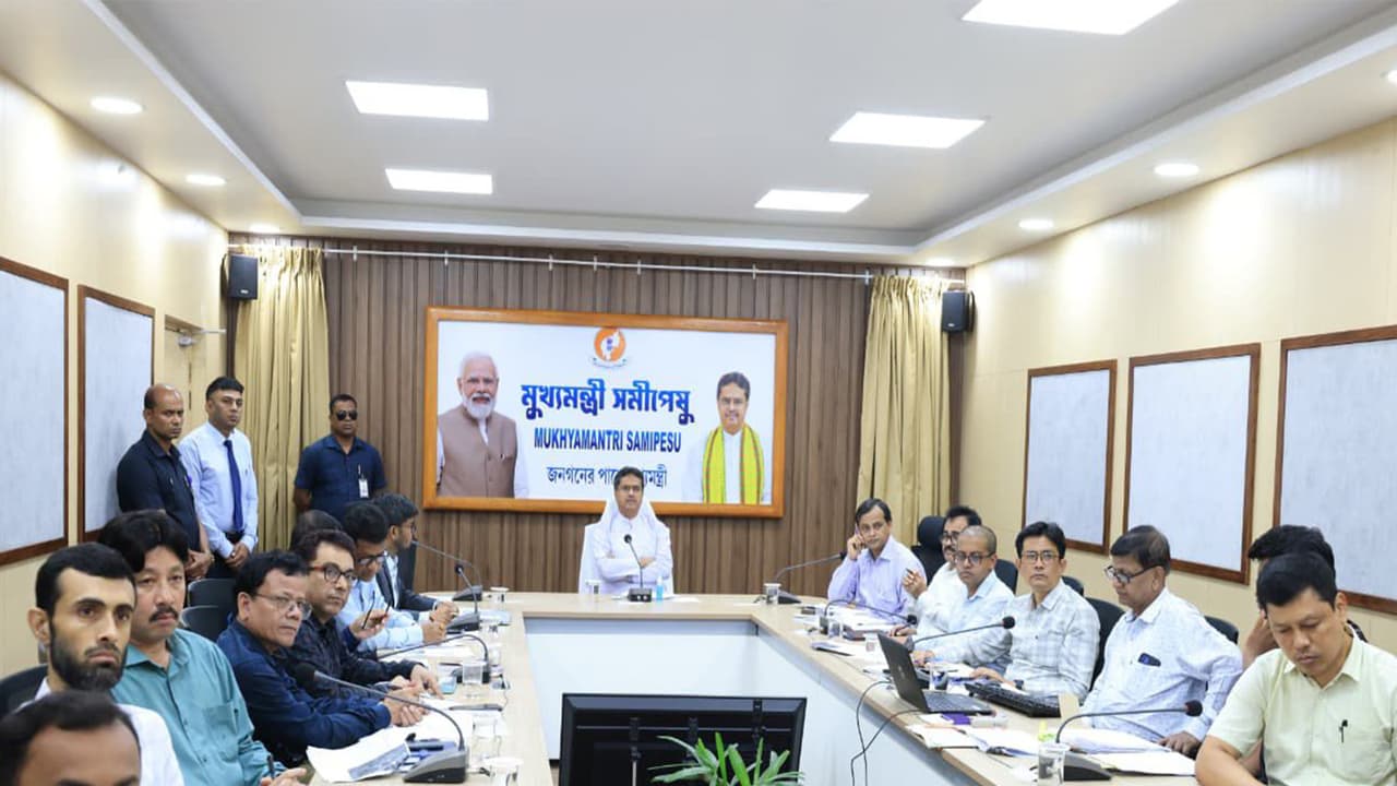 Manik Saha holds first virtual 'Mukhyamantri Samipesu' programme in Agartala (Photo/CMO Tripura) Manik Saha holds first virtual 'Mukhyamantri Samipesu' programme in Agartala (Photo/CMO Tripura)