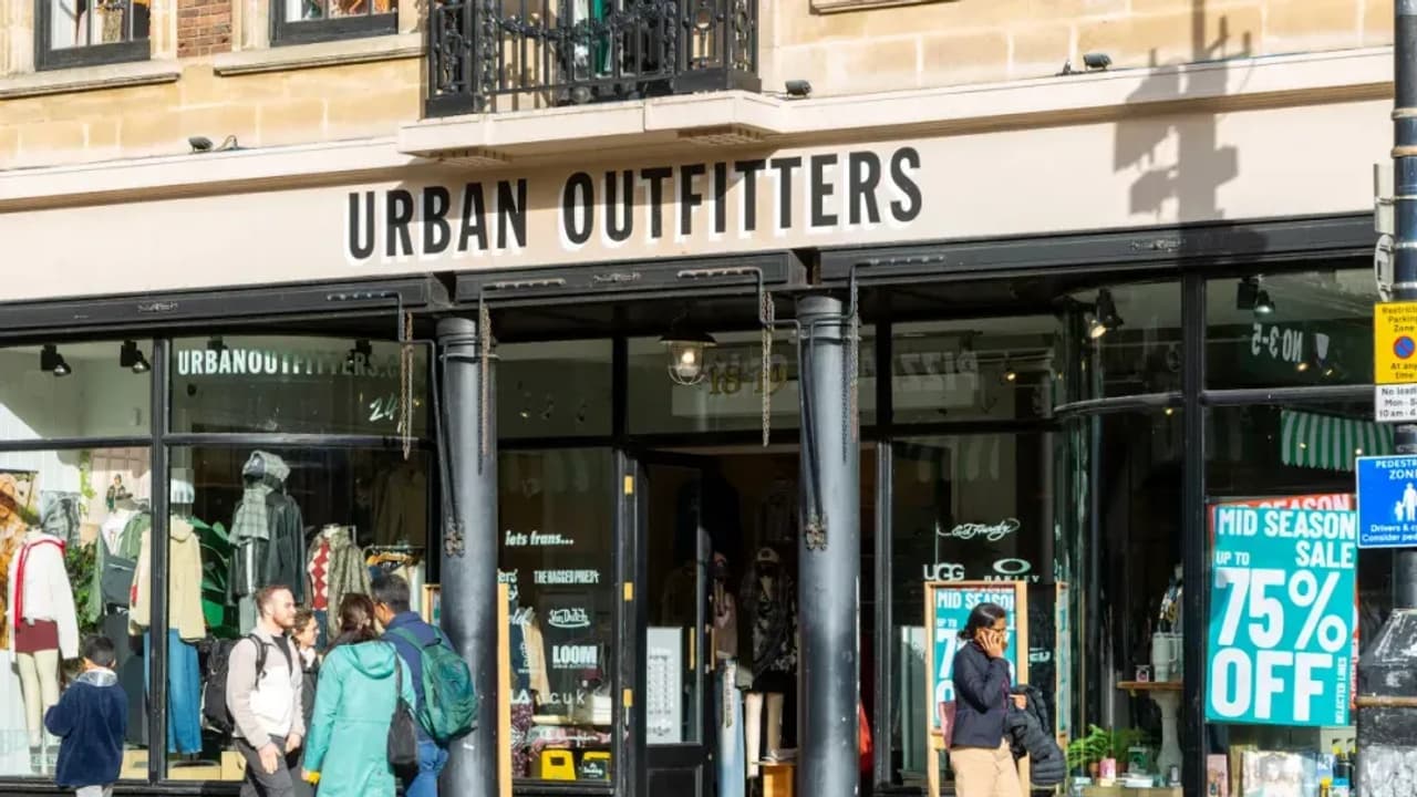 https://stocktwits.com/news articles/markets/equity/baird upgrades urban outfitters on business momentum retail unimpressed/chlXrT3Rb6m