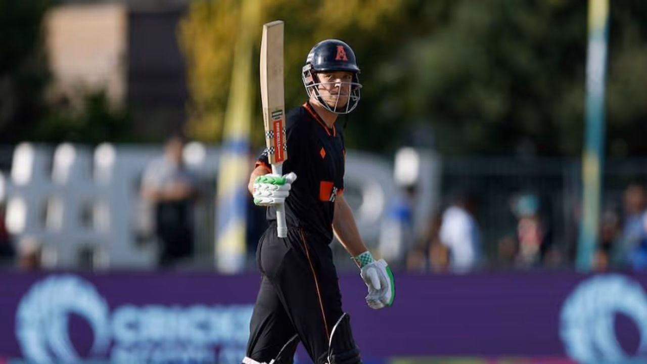 Bas de Leede celebrating his fifty. (Photo: ETPL) Bas de Leede celebrating his fifty. (Photo: ETPL)