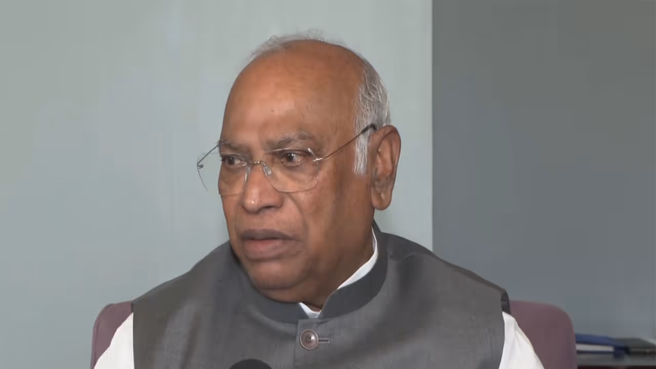 Congress President Mallikarjun Kharge (Photo/ANI) Congress President Mallikarjun Kharge (Photo/ANI)