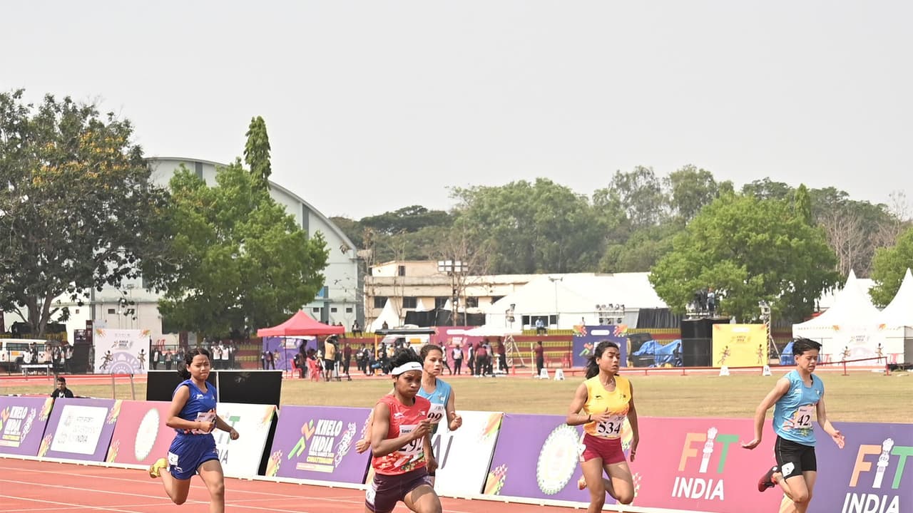 Jharkhand's Prithvi Oraon in Lead (Red) at Jagdalpur Athletics (Photo: KITG 2026) Jharkhand's Prithvi Oraon in Lead (Red) at Jagdalpur Athletics (Photo: KITG 2026)