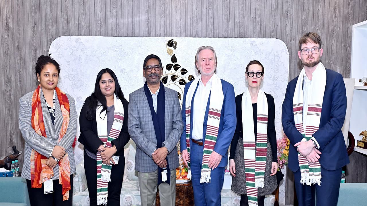 Jharkhand CM Hemant Soren meets Australian High Commissioner Green (Photo/X@JharkhandCMO) Jharkhand CM Hemant Soren meets Australian High Commissioner Green (Photo/X@JharkhandCMO)