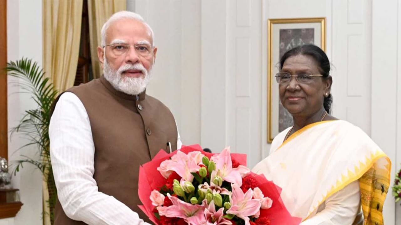 Prime Minister Narendra Modi and President Droupadi Murmu (@rashtrapatibhvn) Prime Minister Narendra Modi and President Droupadi Murmu (@rashtrapatibhvn)