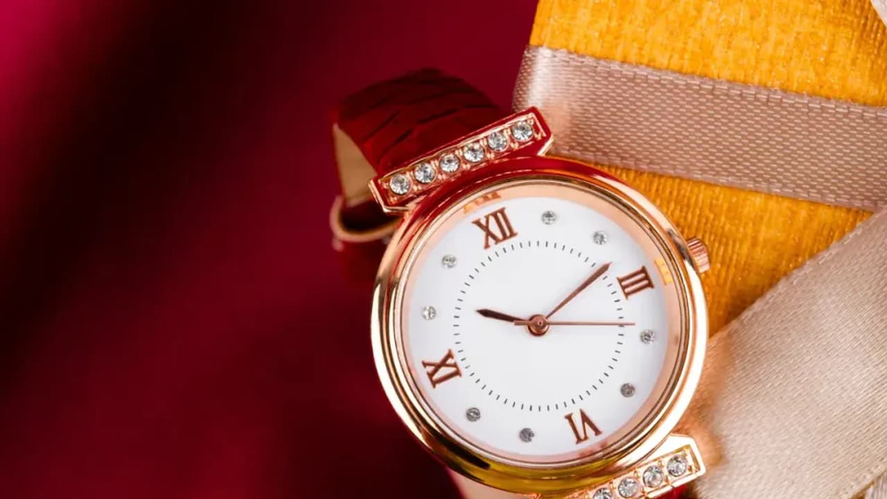 Chinese Luxury Watch Importer Top Win Flops On Nasdaq Debut Amid Whack From Trump Tariffs, But Retail Wants In On 'Pump And Dump'