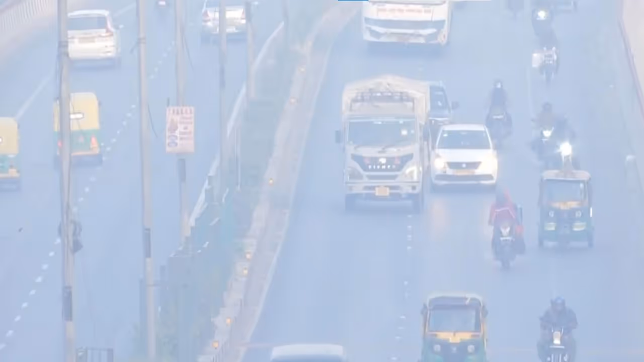 Visual from Anand Vihar (Photo/ANI)