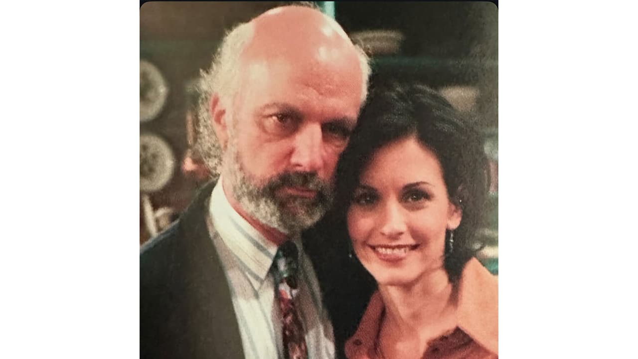 Courtney Cox with Jimmy Burrows (Photo/Instagram@courteneycoxofficial) Courtney Cox with Jimmy Burrows (Photo/Instagram@courteneycoxofficial)