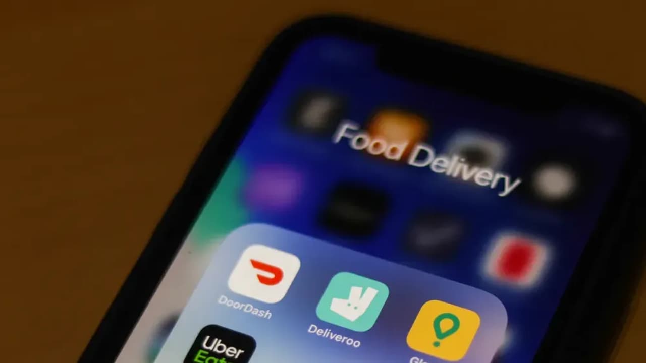 https://stocktwits.com/news articles/markets/equity/Doordash puts in 3 6b acquisition proposal for uks deliveroo/chQxnqoRbhe