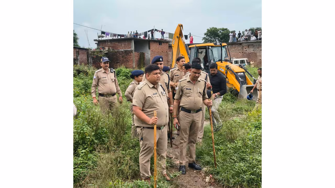 Police conducted an anti encroachment drive in Sahaspur (Photo/ANI) Police conducted an anti encroachment drive in Sahaspur (Photo/ANI)