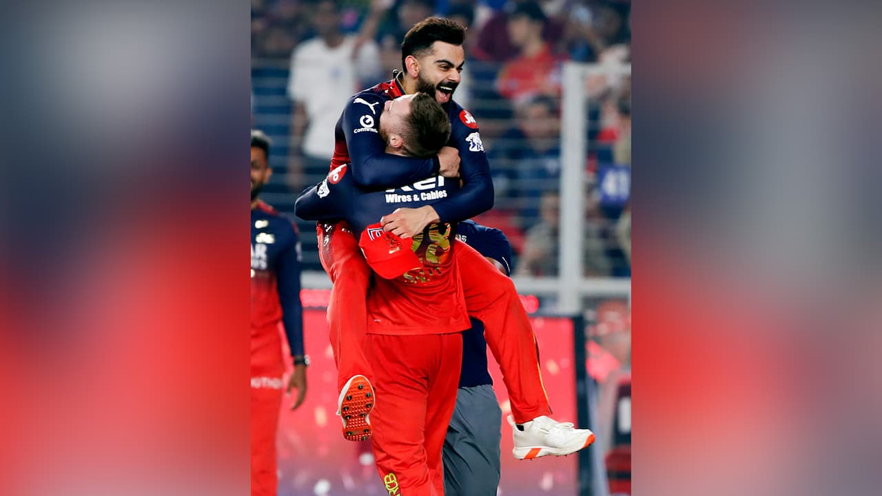 Phil Salt celebrating RCB title win with Virat. (Photo: ANI) Phil Salt celebrating RCB title win with Virat. (Photo: ANI)