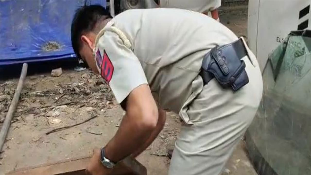 Skeleton like object found during cleanliness drive in Delhi (Photo/ANI) Skeleton like object found during cleanliness drive in Delhi (Photo/ANI)