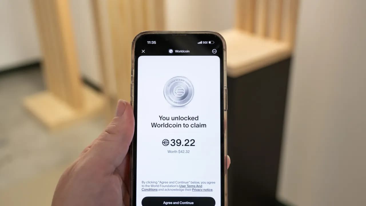 https://stocktwits.com/news articles/markets/cryptocurrency/sam altman s wld extends rally after eightco reveals 8 4 stake in worldcoin supply/cZKfipPR7du https://stocktwits.com/news articles/markets/cryptocurrency/sam altman s wld extends rally after eightco reveals 8 4 stake in worldcoin supply/cZKfipPR7du