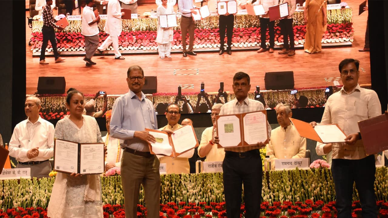Shriram Farm Solutions inks MoU with ICAR IIVR (Photo/Press release) Shriram Farm Solutions inks MoU with ICAR IIVR (Photo/Press release)