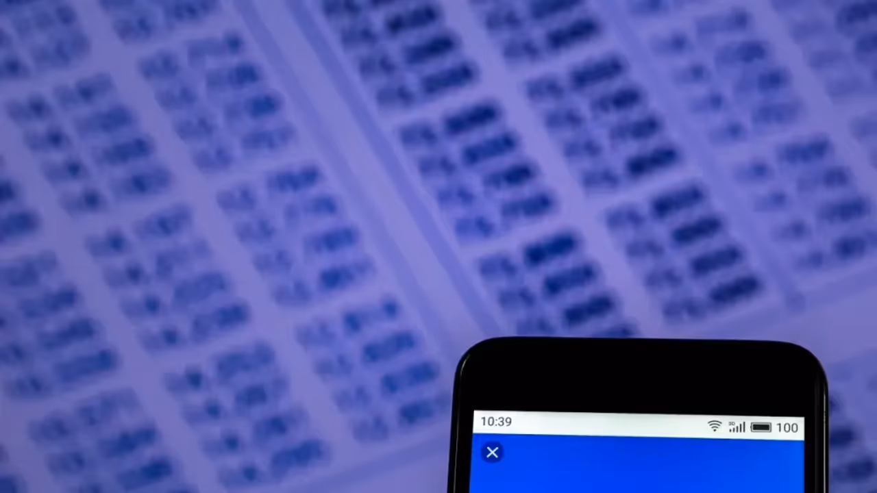 https://stocktwits.com/news articles/markets/equity/q1 earnings test for hcl technologies sebi ra rohit mehta watches support at 1 600/ch8cJGKR5Z5