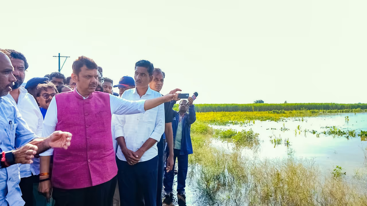 Maharashtra Chief Minister Devendra Fadnavis visits areas affected by heavy rain in Latur (Photo/X@CMOMaharashtra) Maharashtra Chief Minister Devendra Fadnavis visits areas affected by heavy rain in Latur (Photo/X@CMOMaharashtra)