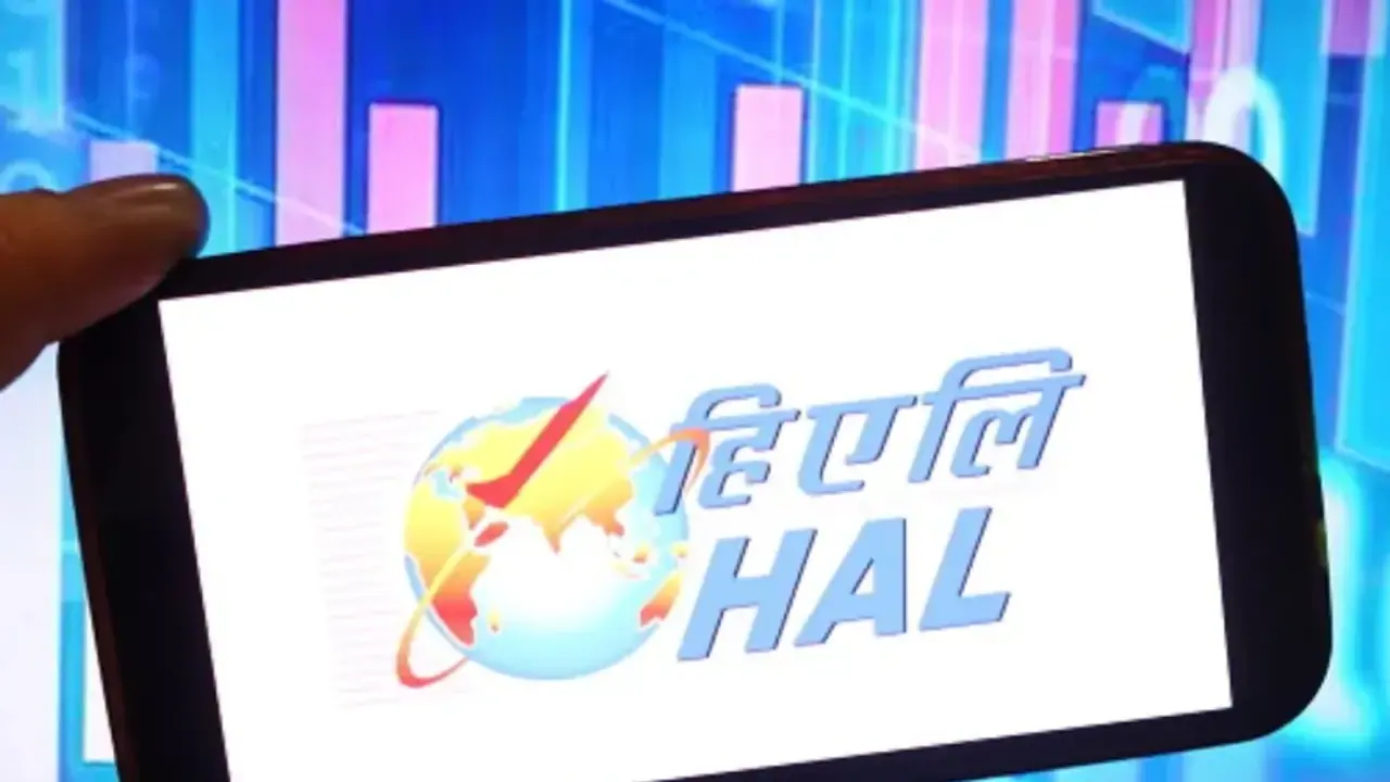 https://stocktwits.com/news articles/markets/equity/hal shares analyst sees rally to 5100/chiqN1MRbNO