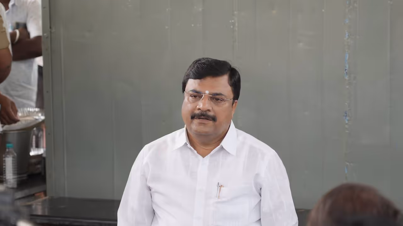 Karnataka Agriculture Minister P M Narendra Swamy (Photo: Facebook/PM Narendra Swamy) Karnataka Agriculture Minister P M Narendra Swamy (Photo: Facebook/PM Narendra Swamy)