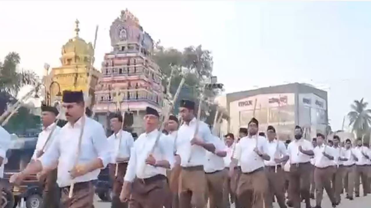 RSS Vijayadashami route march held in Ballari (Photo/ANI) RSS Vijayadashami route march held in Ballari (Photo/ANI)