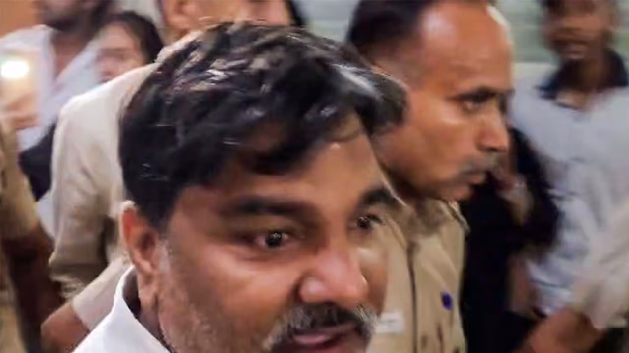 Karkardooma Court sentences former AAP councillor Tahir Hussain to life imprisonment (Photo/ANI) Karkardooma Court sentences former AAP councillor Tahir Hussain to life imprisonment (Photo/ANI)