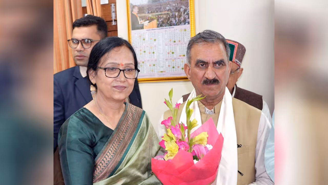 Chairperson of the Himachal Pradesh State Women's Commission Vidya Negi with State Chief Minister Sukhvinder Singh Sukhu (Photo/ANI) Chairperson of the Himachal Pradesh State Women's Commission Vidya Negi with State Chief Minister Sukhvinder Singh Sukhu (Photo/ANI)