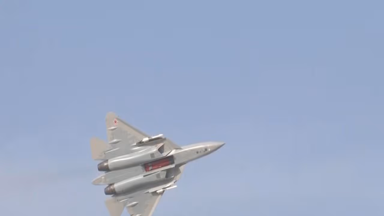 Russian Sukhoi Su 57 fifth generation fighter flies at Dubai Airshow (Photo/ANI) Russian Sukhoi Su 57 fifth generation fighter flies at Dubai Airshow (Photo/ANI)
