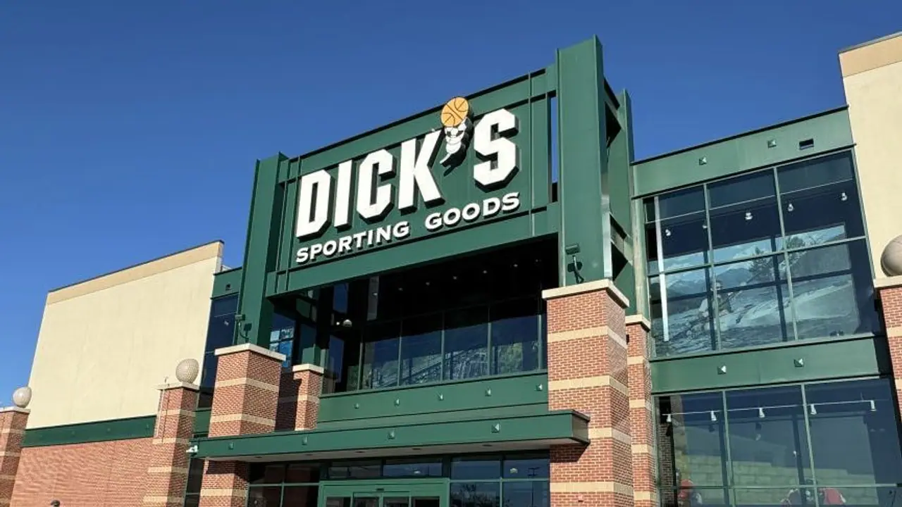 Dick’s Sporting Goods Stock In Focus Ahead of Q4 Earnings As Retail Mood Sours On Market Jitters, Outlook Dick’s Sporting Goods Stock In Focus Ahead of Q4 Earnings As Retail Mood Sours On Market Jitters, Outlook