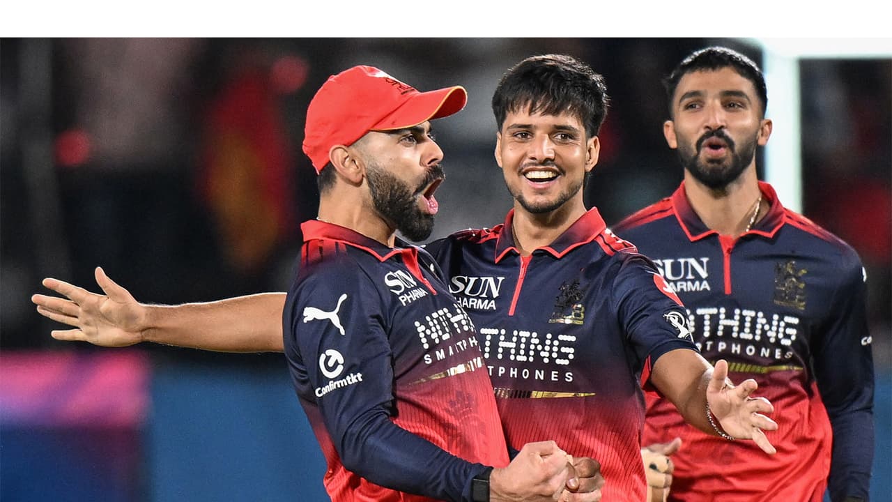Royal Challengers Bengaluru's Rasikh Salam Dar (middle) (Photo: ANI) Royal Challengers Bengaluru's Rasikh Salam Dar (middle) (Photo: ANI)
