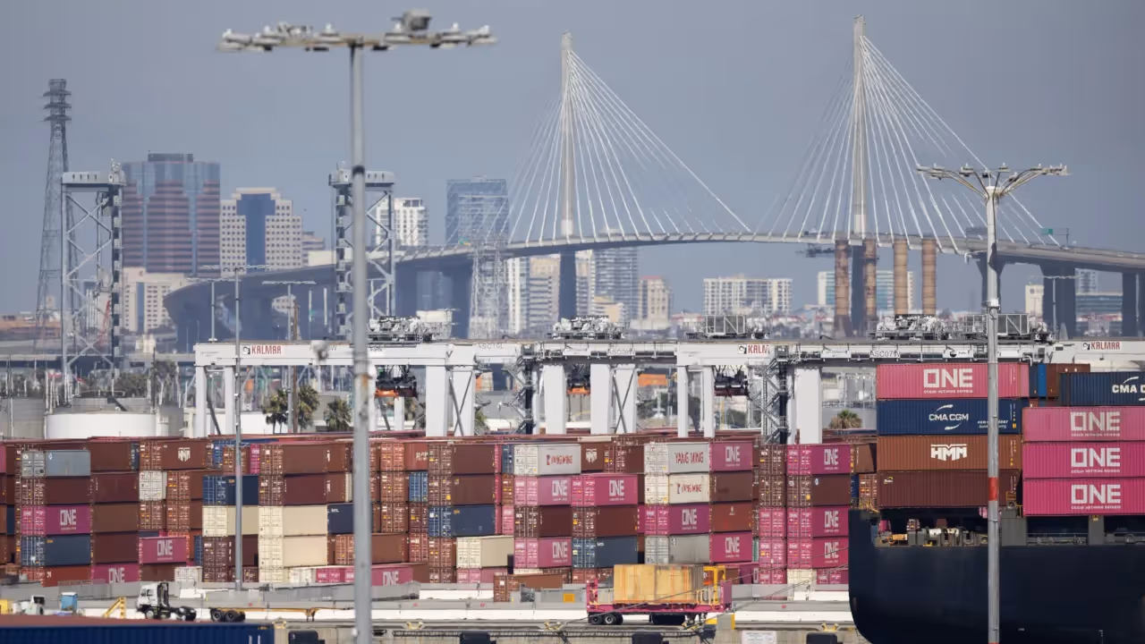 https://stocktwits.com/news articles/markets/equity/los angeles port logs busiest june in history amid easing us china trade tensions/ch8fUgkR5n6