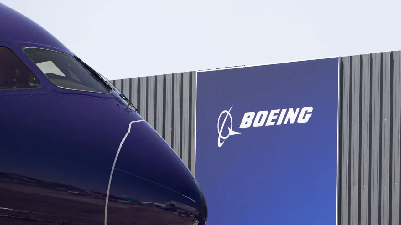 https://stocktwits.com/news articles/markets/equity/lockheed martin boeing court trumps 175 b golden dome contracts at paris air show/chlnzk3RRRz