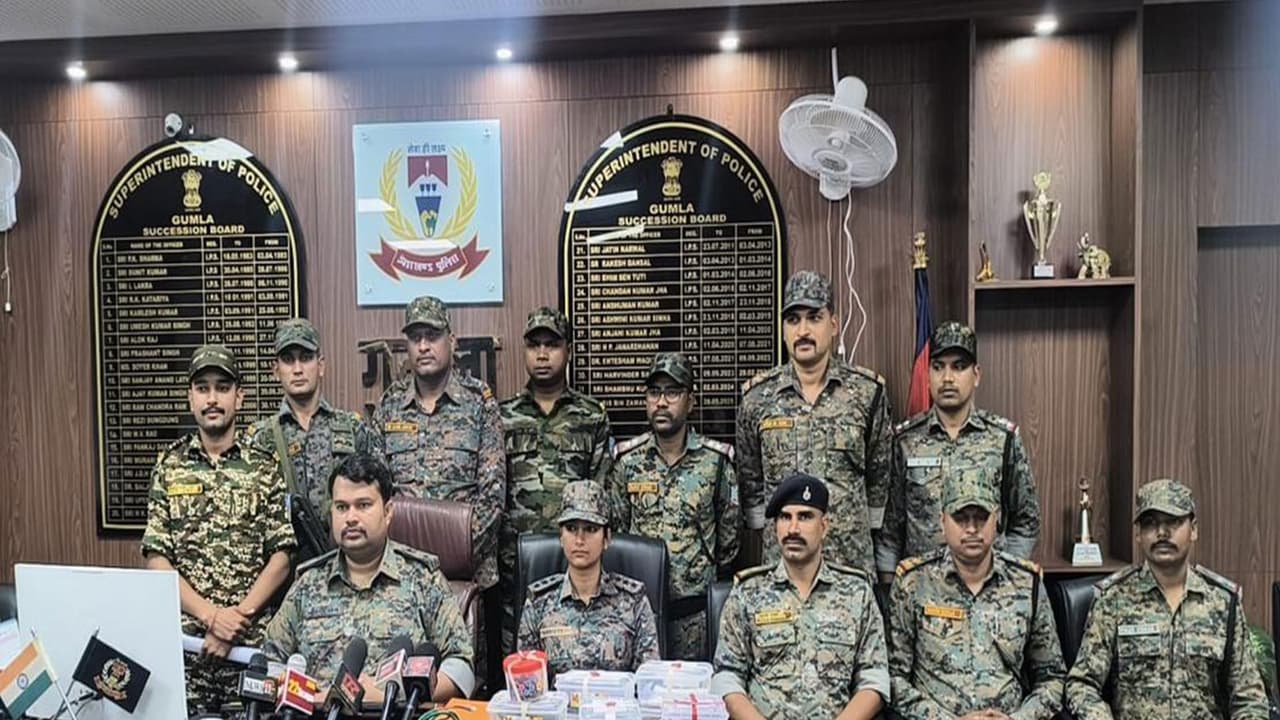Gumla Police arrest 4 key JJMP operatives (Photo/Jharkhand PHQ) Gumla Police arrest 4 key JJMP operatives (Photo/Jharkhand PHQ)