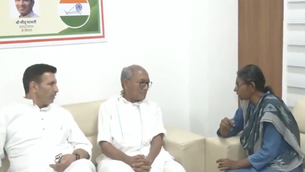 Congress leader Digvijay Singh meet Rajya Sabha candidate Meenakshi Natarajan (Photo/ANI) Congress leader Digvijay Singh meet Rajya Sabha candidate Meenakshi Natarajan (Photo/ANI)