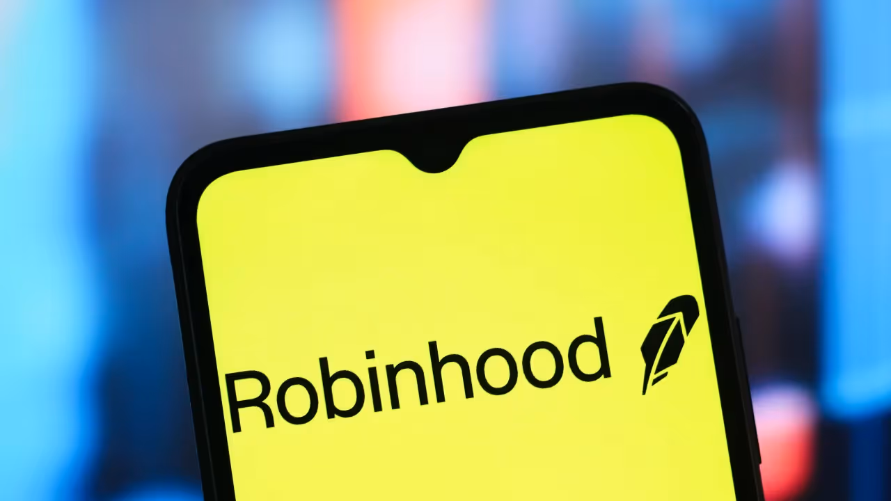 https://stocktwits.com/news articles/markets/equity/robinhood stock braces for worst month since 2022 amid bitcoin slide/cL530FHREgH