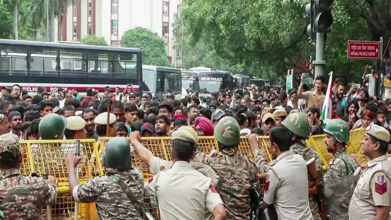 Security personnel stop CJP protesters during NEET paper leak protest march in New Delhi (File Photo/ANI) Security personnel stop CJP protesters during NEET paper leak protest march in New Delhi (File Photo/ANI)