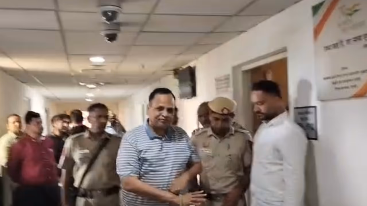 Former Delhi Minister Satyendar Jain in Rouse Avenue Court (Photo/ANI) Former Delhi Minister Satyendar Jain in Rouse Avenue Court (Photo/ANI)