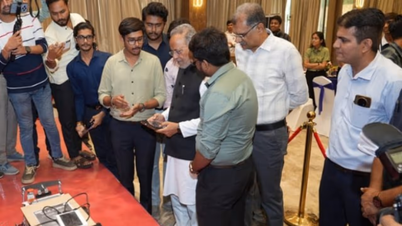 Gujarat Minister Arjun Modhwadia (Photo/Gujarat CMO) Gujarat Minister Arjun Modhwadia (Photo/Gujarat CMO)