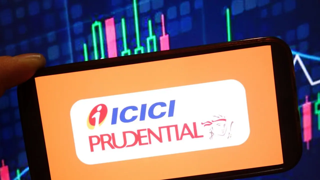 ICICI Prudential Life Insurance Stock Poised For Strong Gains, Analyst Sees Over 40% Upside 