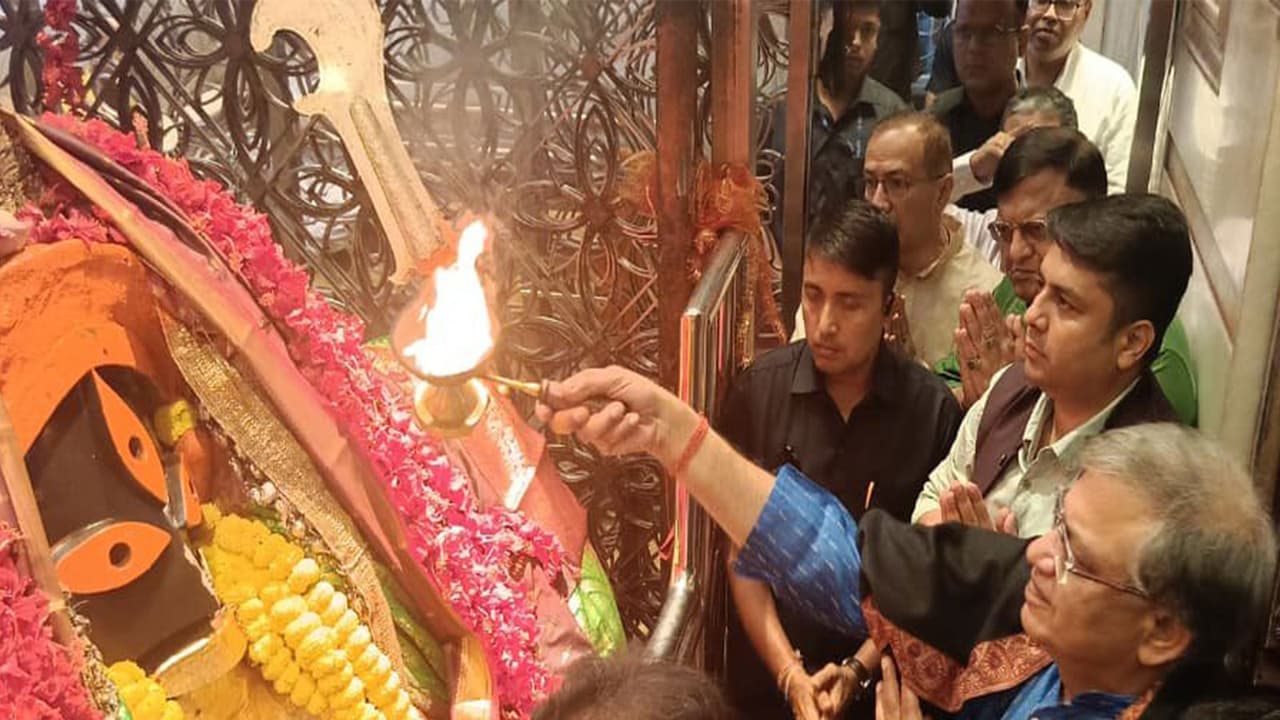 Visual from Kalighat temple in Kolkata (Photo/West Bengal Election Commission Office) Visual from Kalighat temple in Kolkata (Photo/West Bengal Election Commission Office)