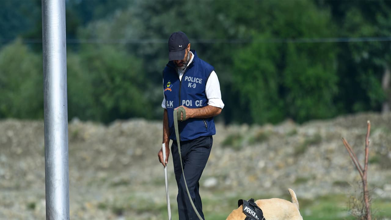 Anantnag police strengthen security grid with anti sabotage sweeps (Photo/KashmirPolice) Anantnag police strengthen security grid with anti sabotage sweeps (Photo/KashmirPolice)