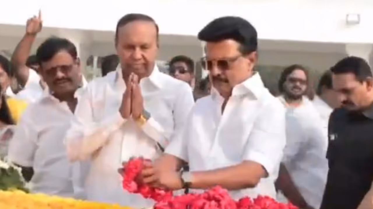 Tamil Nadu CM MK Stalin pays tribute to CN Annadurai and M Karunanidhi on his 73rd birthday (Photo/ANI) Tamil Nadu CM MK Stalin pays tribute to CN Annadurai and M Karunanidhi on his 73rd birthday (Photo/ANI)