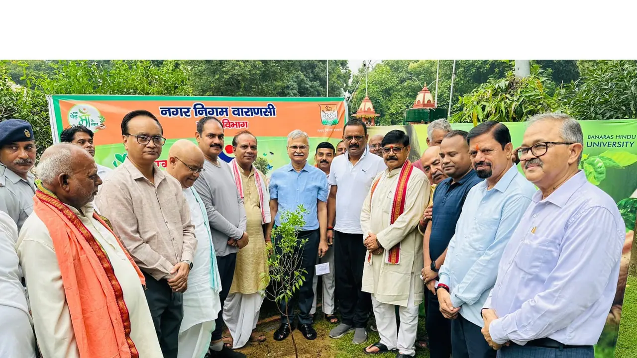 “One Tree for Mother” campaign (Photo/PRO Municipal Corporation Varanasi) “One Tree for Mother” campaign (Photo/PRO Municipal Corporation Varanasi)