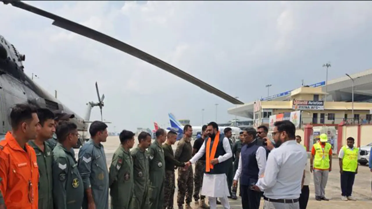 Bihar CM Samrat Choudhary directs air dropping of relief supplies in Saran district (Photo/Bihar CMO) Bihar CM Samrat Choudhary directs air dropping of relief supplies in Saran district (Photo/Bihar CMO)