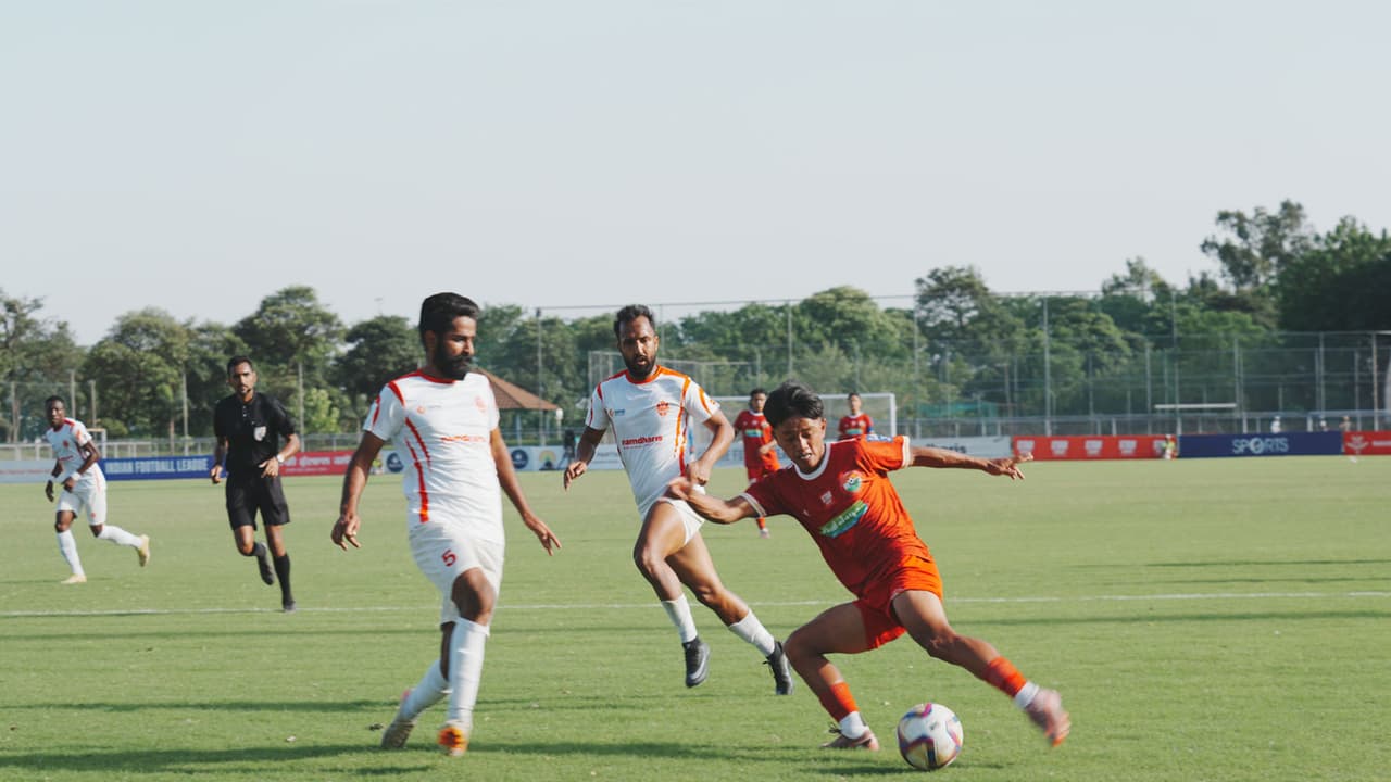 Shillong Lajong FC and Namdhari FC players in action (Photo: IFL/AIFF) Shillong Lajong FC and Namdhari FC players in action (Photo: IFL/AIFF)