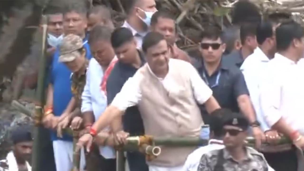 Assam CM Himanta Biswa Sarma visits flood affected Nepalikhuti area (Photo/ANI) Assam CM Himanta Biswa Sarma visits flood affected Nepalikhuti area (Photo/ANI)