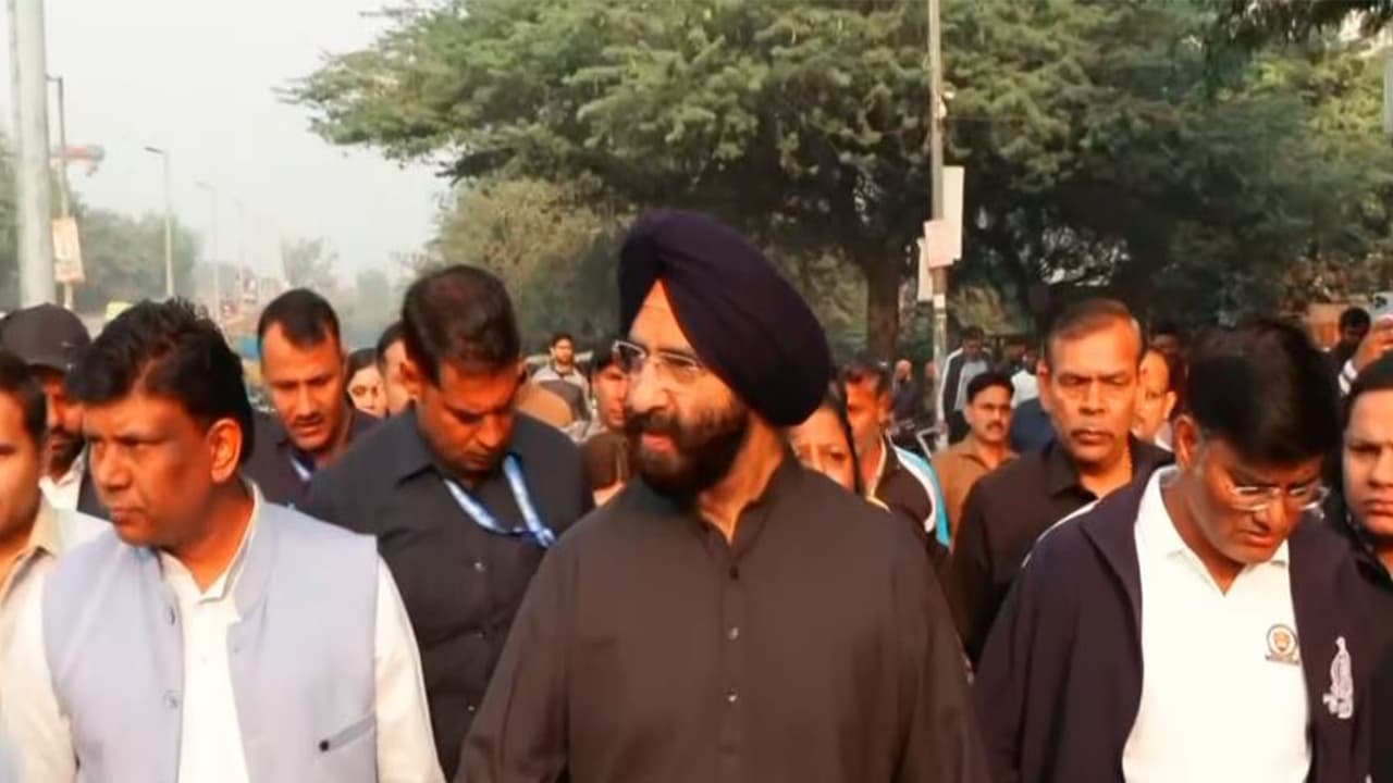 Delhi Environment Minister Manjinder Singh Sirsa reviews sanitation and cleanliness in Vasant Kunj (Photo/ANI)