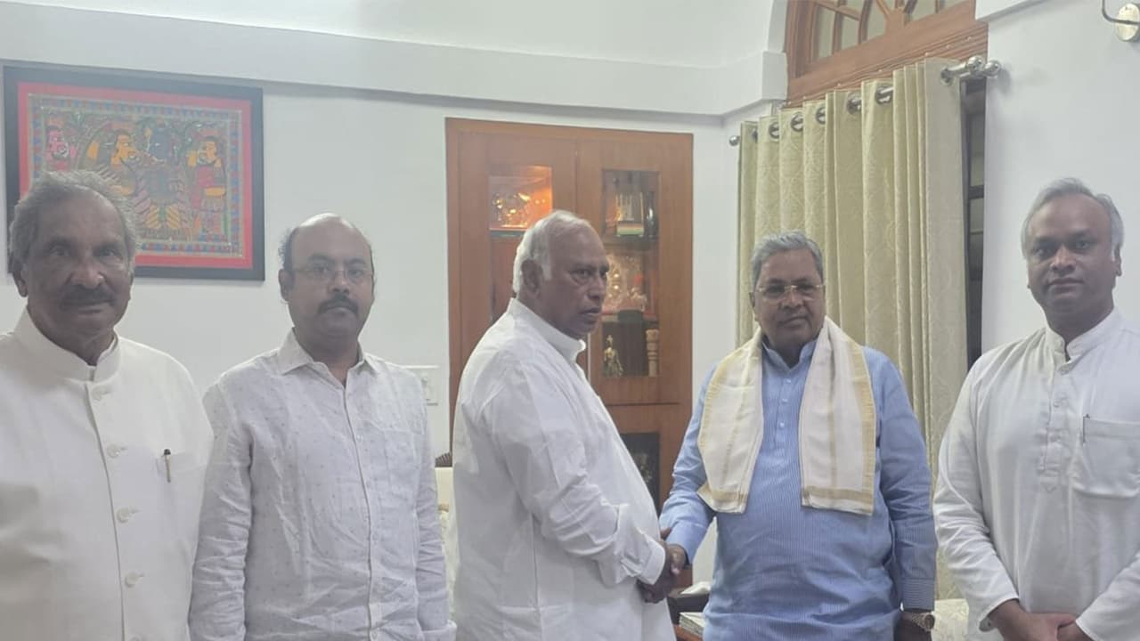 Siddaramaiah meets Mallikarjun Kharge (Photo/Karnataka CMO) Siddaramaiah meets Mallikarjun Kharge (Photo/Karnataka CMO)