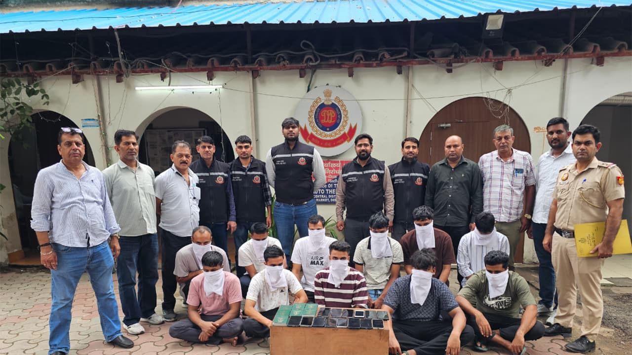 Delhi's Central District Police's AATS apprehends 11 Bangladeshi nationals for violating visa conditions (Photo/Release) Delhi's Central District Police's AATS apprehends 11 Bangladeshi nationals for violating visa conditions (Photo/Release)