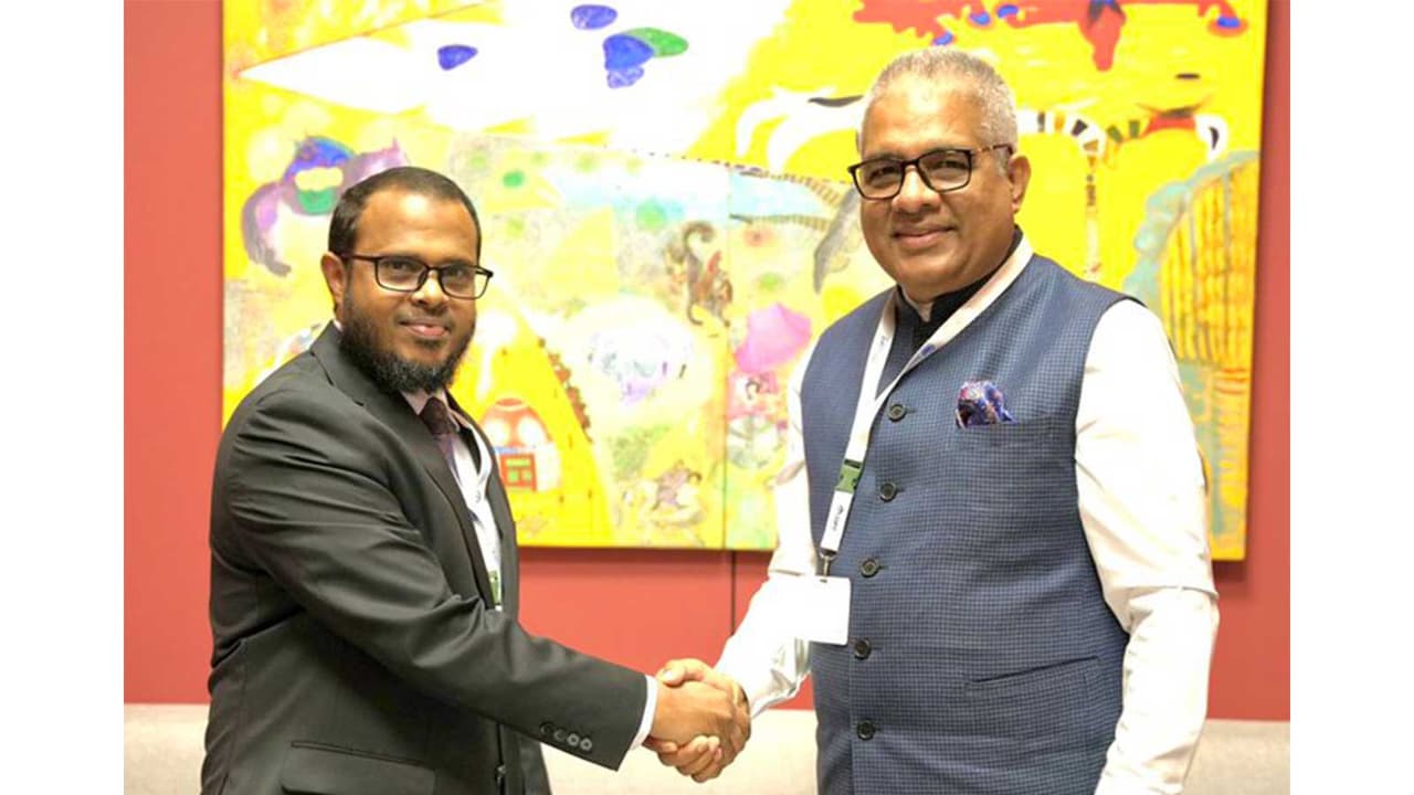 Maldives Minister Ali Shareef meets Union Minister Bhupender Yadav at UNCCD COP17 (Photo/X/@byadavbjp) Maldives Minister Ali Shareef meets Union Minister Bhupender Yadav at UNCCD COP17 (Photo/X/@byadavbjp)