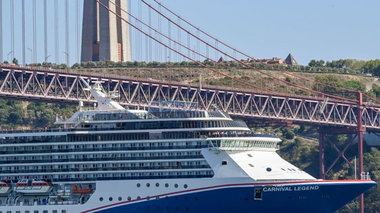 Royal Caribbean Shares Surge After Hours On Dividend Hike, $1B Share Repurchase: Retail’s Optimistic Royal Caribbean Shares Surge After Hours On Dividend Hike, $1B Share Repurchase: Retail’s Optimistic