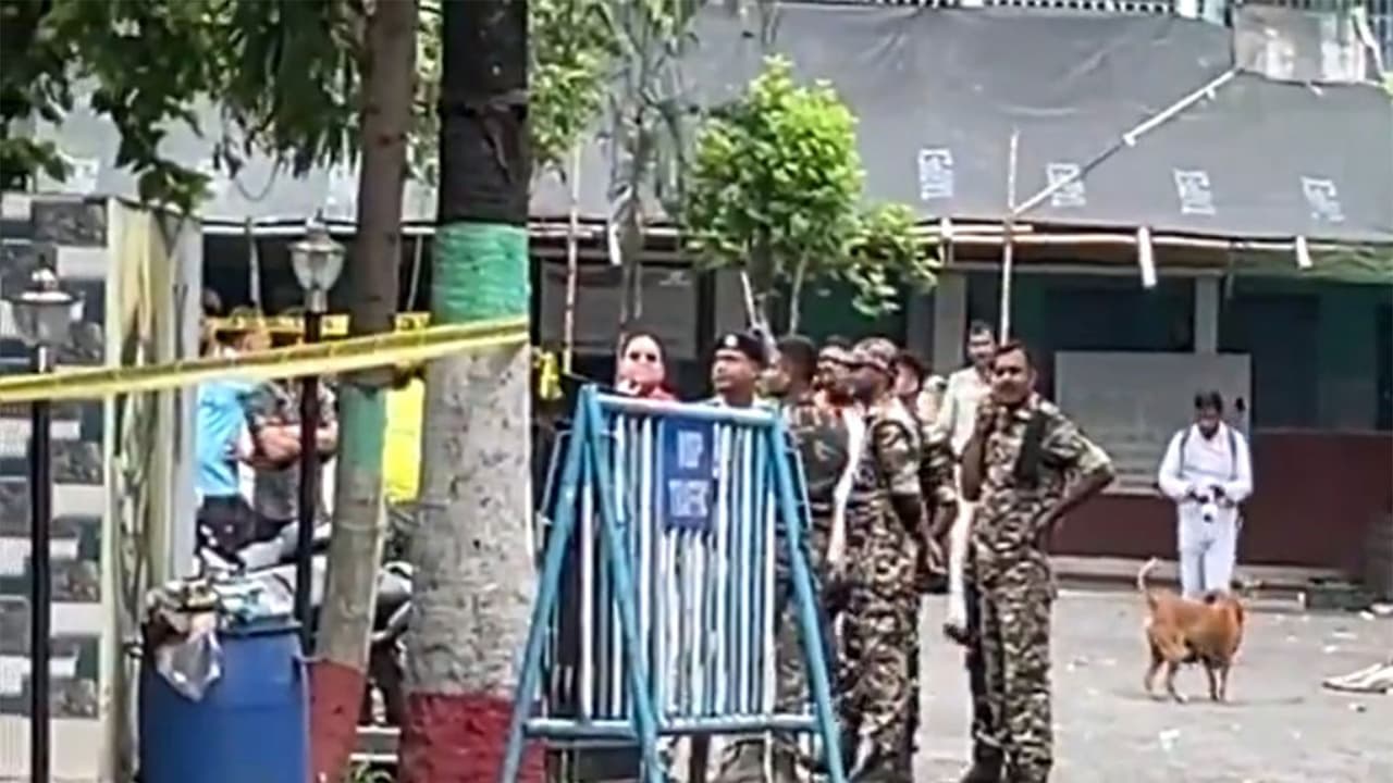 Firefighters reached the spot and brought the blaze under control (Photo:ANI) Firefighters reached the spot and brought the blaze under control (Photo:ANI)