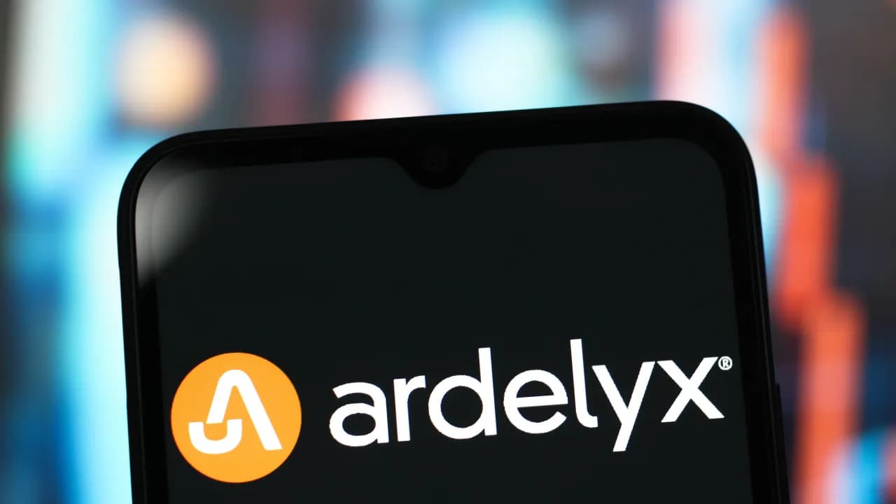 https://stocktwits.com/news articles/markets/equity/ardelyx stock slips after hours as 100 m shelf filing sparks dilution fears after strong q3/cL28GYHR3Cg https://stocktwits.com/news articles/markets/equity/ardelyx stock slips after hours as 100 m shelf filing sparks dilution fears after strong q3/cL28GYHR3Cg