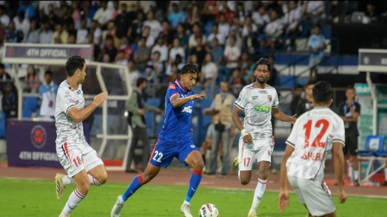 Bengaluru FC and NorthEast United players in action (Photo: ISL) Bengaluru FC and NorthEast United players in action (Photo: ISL)